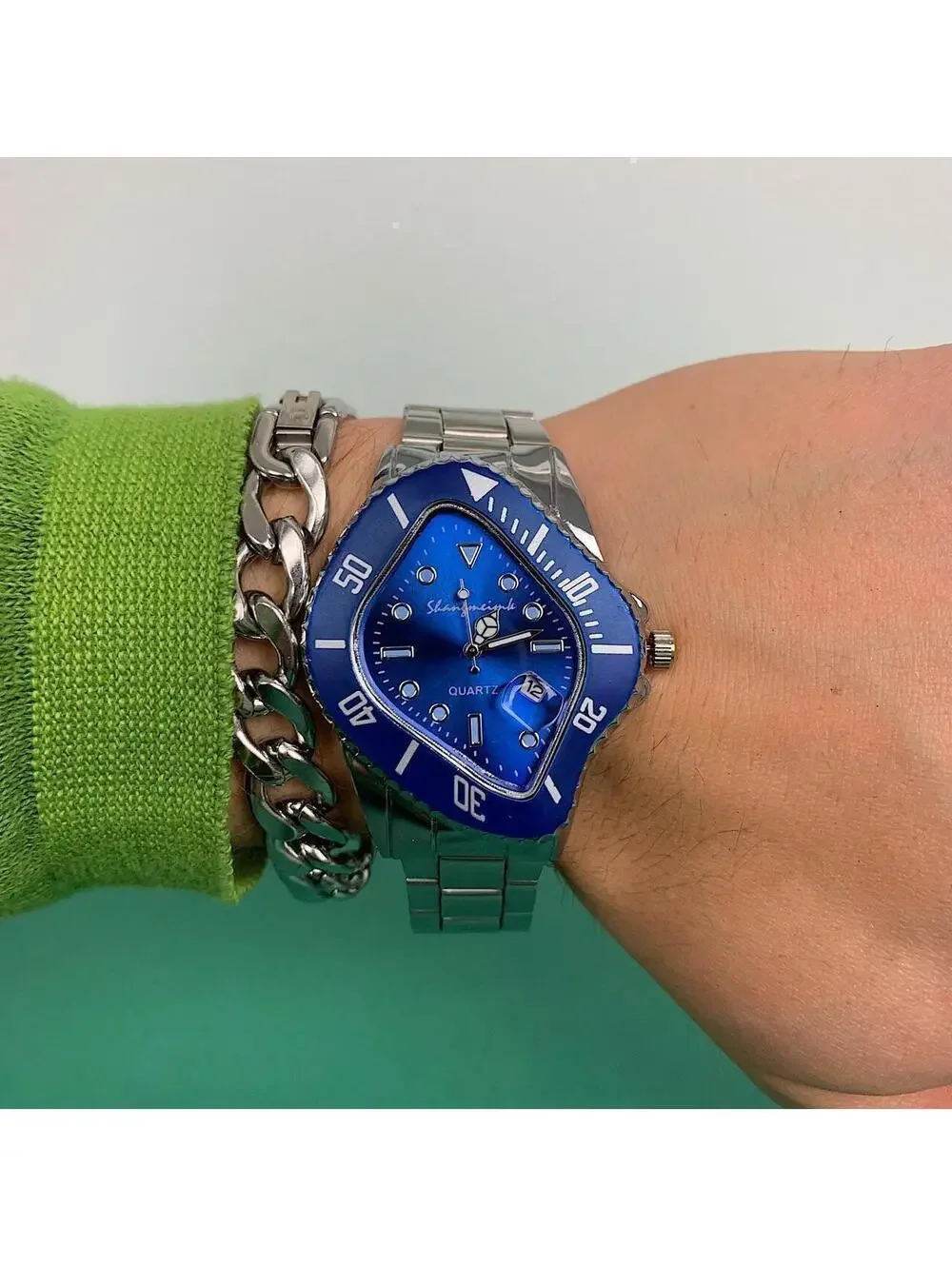 Cyber Retro Minimalist Silver Blue Stainless Steel Essential Watch 10 Inch Unise